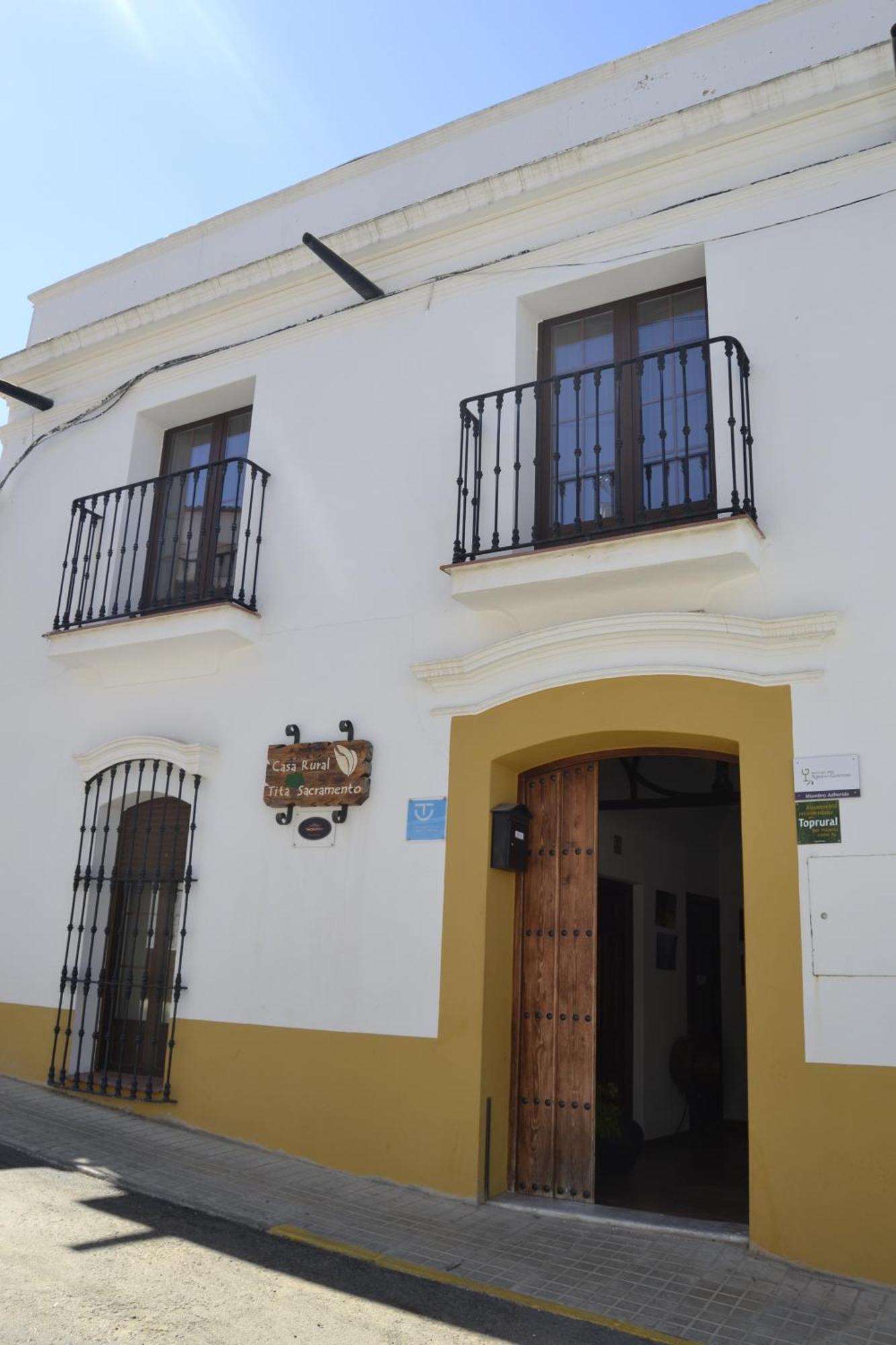 Casa Rural Tita Sacramento Hornachos Eksteriør billede